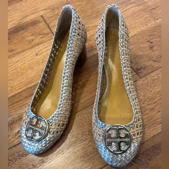Tory Burch Shoes - Tory Burch Chelsea woven leather pumps in light taupe and metallic silver sz 8